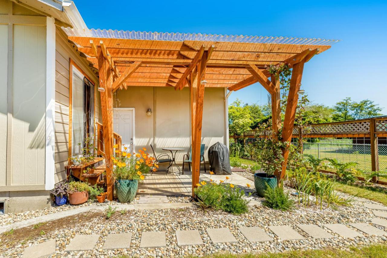 Stella Maris Villa Westport Exterior photo